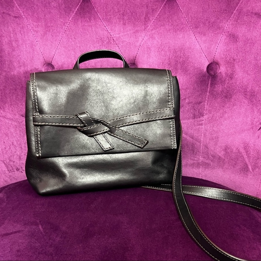 - NWOT Small/medium black Fossil bag purse